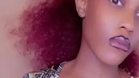 Striptease Teil 2 (seht mir zu, wie ich mich komplett für euch ausziehe)?