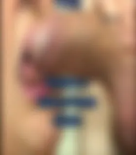 Sie liebt es zu blasen und das Sperma schlucken