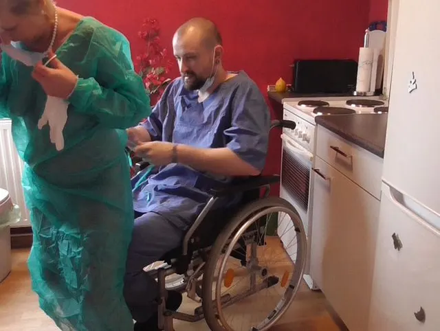 Wenn Doktors Leiste zwickt, wird gefickt
