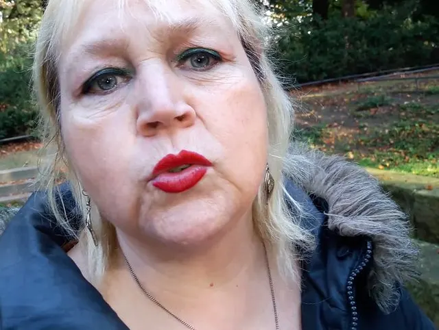 Frivol unterwegs im Schlosspark