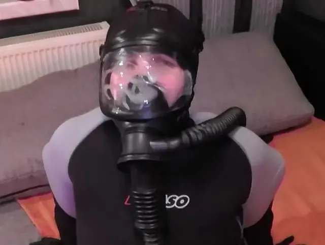 ImTauchanzug die Maske besamt!