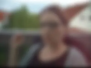 Rauchen mit Sperma im Gesicht