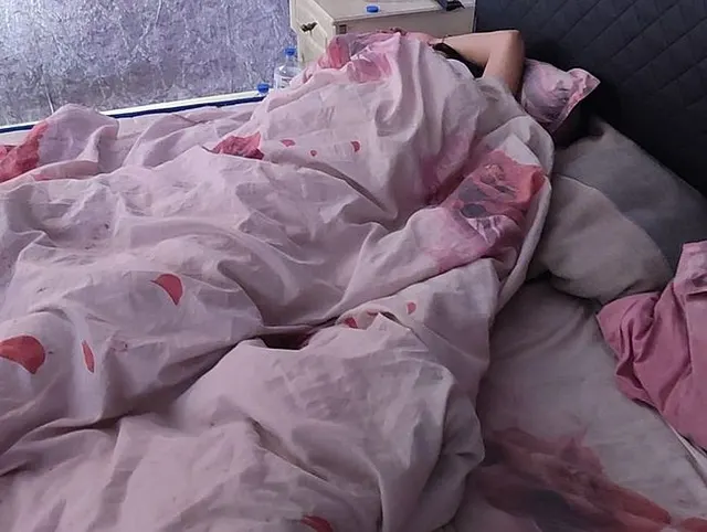 Haarige Pussy fingern und ficken