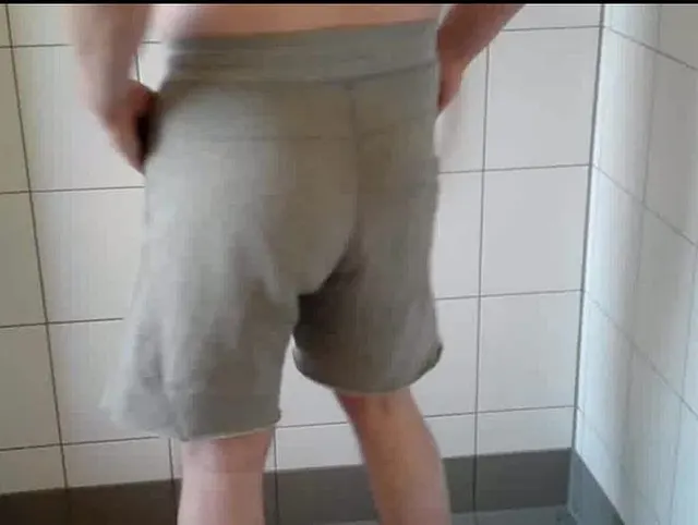 Pissen in Grau