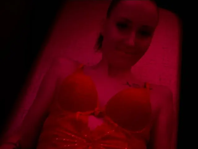 Im Swingerclub geleckt, gefingert, gefickt und mich ins Gesicht gewixxt.