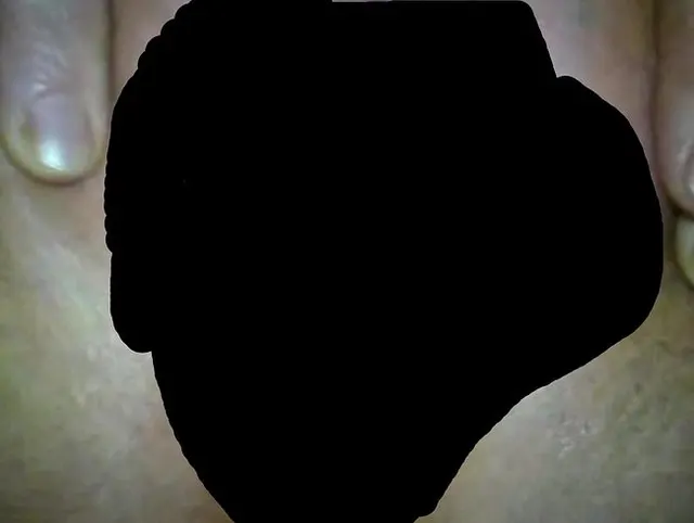 Nass und offen vom Dildo