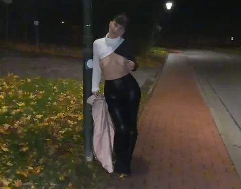 Outdoor und Autos kommen