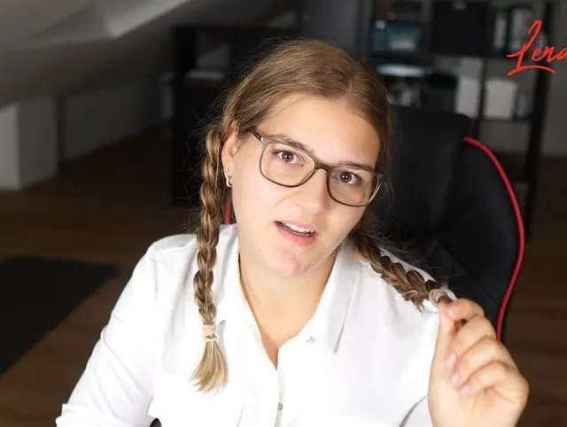 Schoolgirl muß nachsitzen