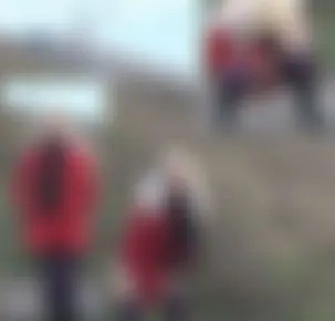 PISSEN NEHBEN ZUG - PUBLIC100%