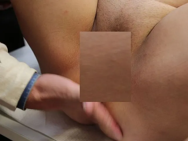 Als Hobbyhure im Büro eines MDH Users durch Squirting zum Multiorgasmus gebracht