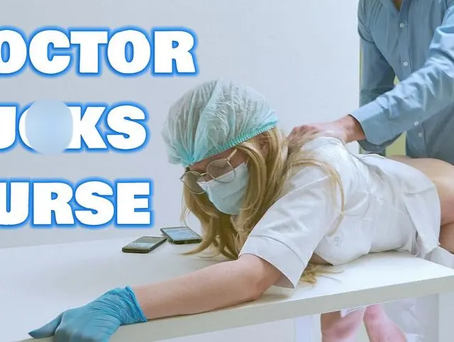 Quickie in der Arztpraxis: Krankenschwester zieht Höschen aus, Muschilecken, heftiges Ficken auf dem Tisch & tiefer Samenerguss