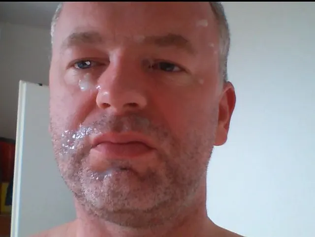 Facial - Cumshot ins Gesicht