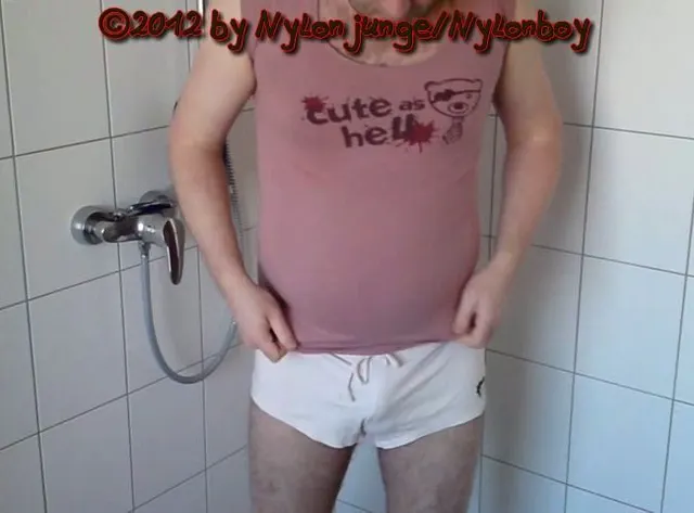 Short und Shirt in Pink anziehen