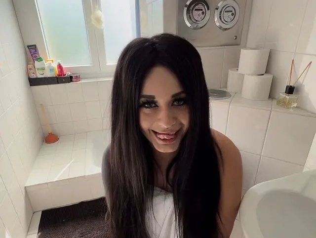 BAMBI IST WIEDER DA !! und nicht mal auf der toilette hab ich ruhe...