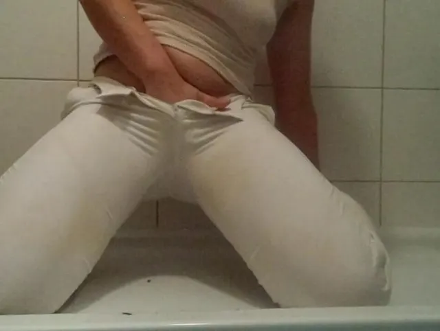 Weisse Hose vollgepisst Teil 5