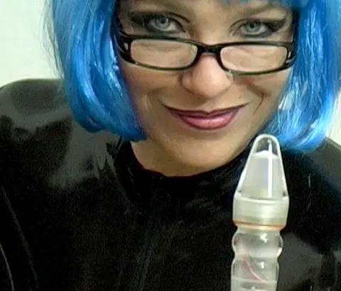 Rubbergirl & Vibs