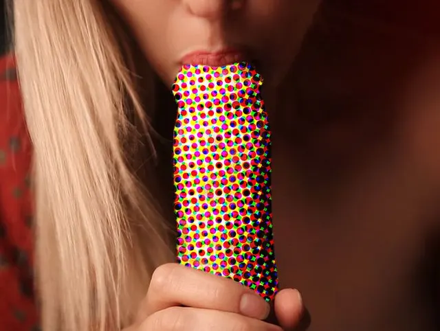 Wunderschöne sinnliche Blowjob mit mündlichen Creampie