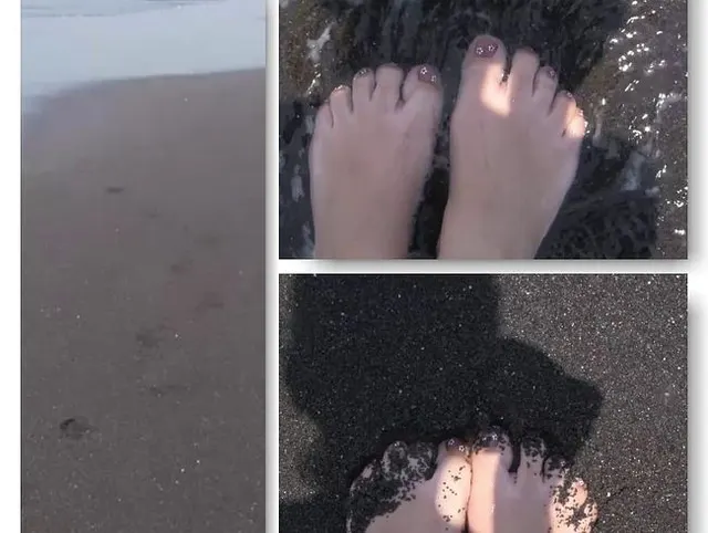 Naked feet at the beach