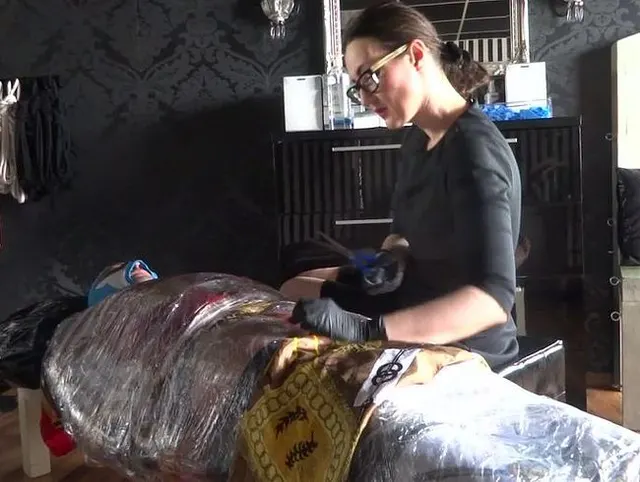 Seidentuch Handjob in Tücher eingewickelt!