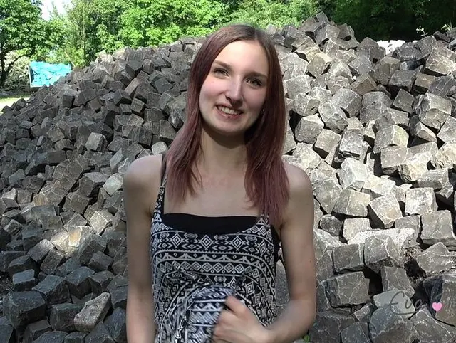 Abgefickt und reingespritzt im Stadtpark!