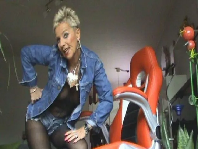 Nylon-Milfarsch-Fetisch,Dirty-Talk mit Dir,,,,