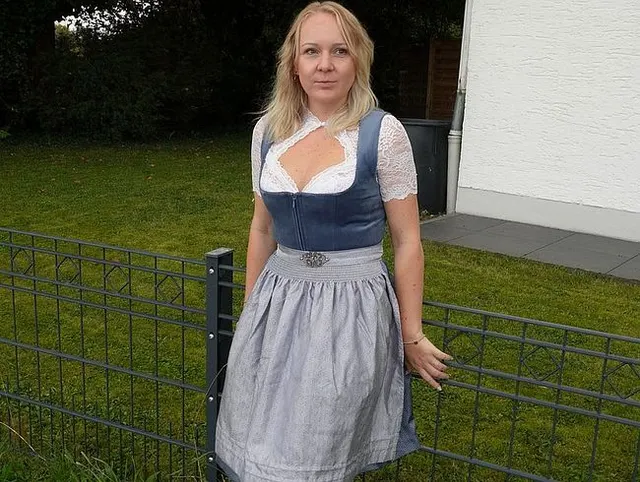|| OKTOBERFEST-AUFRISS - DIRNDL-Schlampe billigst abgeschleppt von echten BAYERISCHEN 22cm BLANK ||