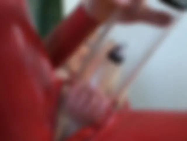 Pumpzylinder auf Klitoris und Pussy