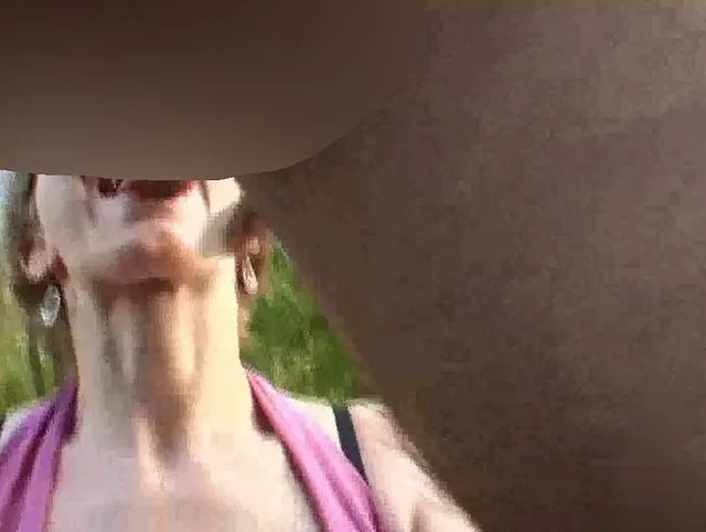 Outddor Rachenfick mit dicken Schwanz
