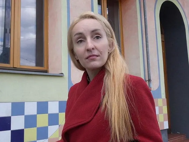 GERMAN SCOUT - Milf betrügt ihren Freund durch Anal Fick bei Strassen Casting