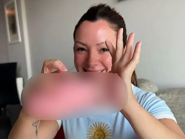 Die kleine argentinische stellt mir die Wohnung vor und wir mit ihrem Sexspielzeug