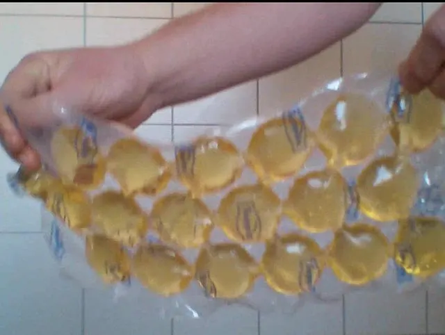 Pisse Eiswürfel produzieren