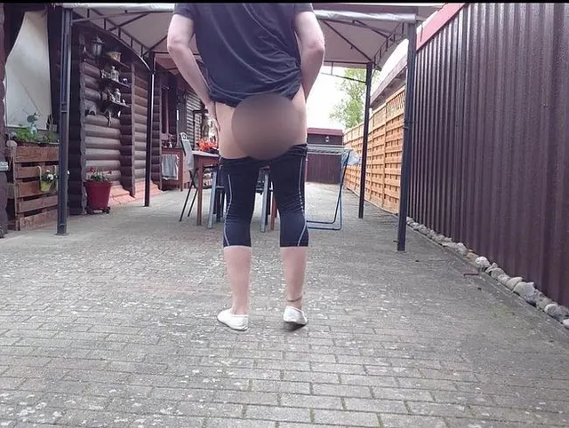 FSH und Legging auf dem Hof