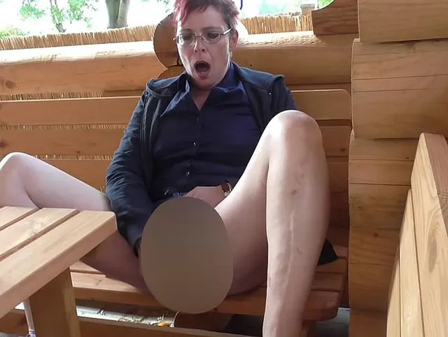 Squirt-Orgasmen im Biergarten