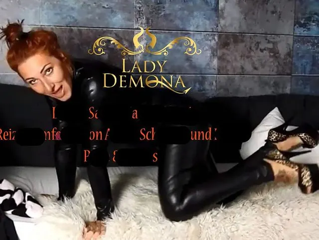Latex- Sado- Maso Herrin! Reizstromfolter von Arsch, Schwanz und Eiern! Pisse &Nylons   | by Lady_D