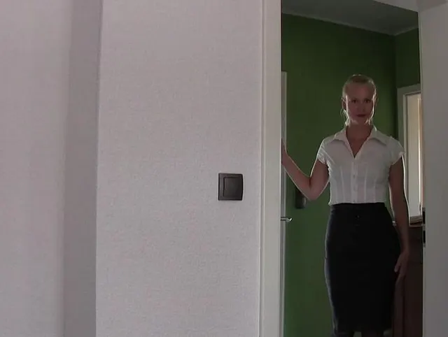 POV: Facial! Notgeile Chefin gefickt und angespritzt!