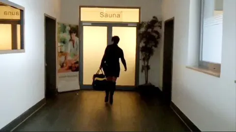 Userschwanz in der Sauna geblasen