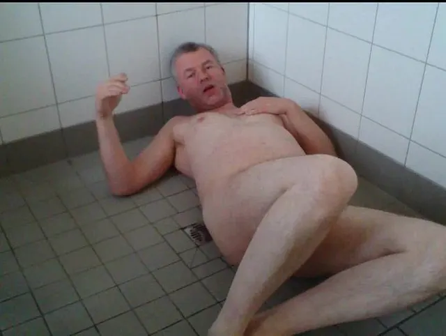 PISSE und Spucke