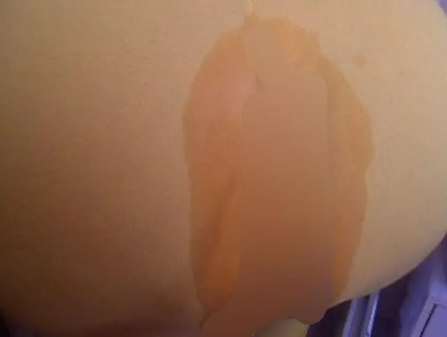 OH NEIN PISSFLECK AUF MEINER ENGEN GELBEN LEGGINS