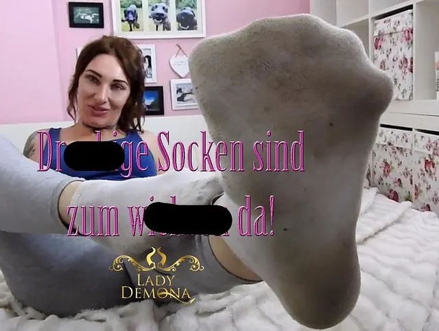 Dreckige Socken sind zum wichsen da!   | by Lady_Demona