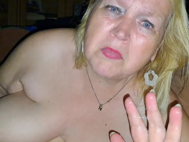 Handjob von mir umsonst Schlampe