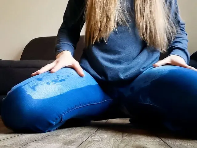 Spiel mit meiner kaputten Jeans