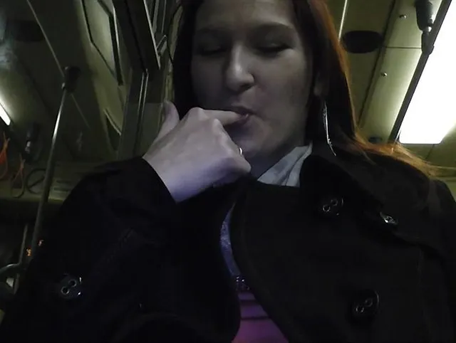 Heimlich in der Wienerstraßenbahn gefingert