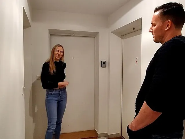 Perverser Nachbar! Er hat mich ANAL zerfickt!!!
