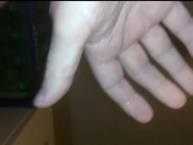 Nylonjunge's Gespür für Sperma
