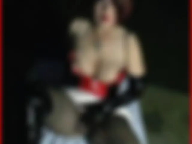 Hardcore Fotzen Posing in Latexmaske Titten Fotze Fetisch