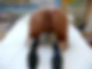 Masturbiert und in den Po gefingert