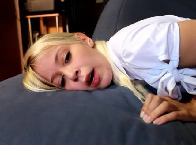 Mädchen beim lernen gestört + Orgasmus Face