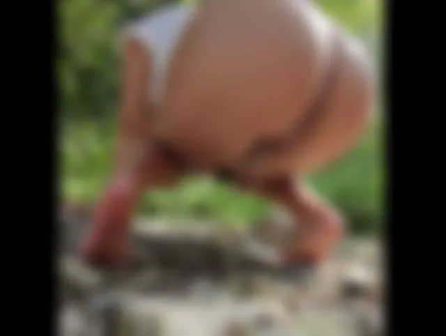 Vorschau aus Outdoor Sex: Outdoor Pinkeln von hinten im sitzen
