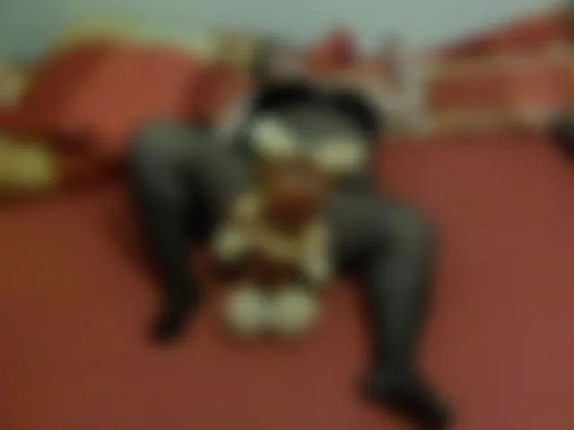 Dildofick im Catsuit
