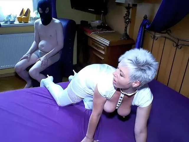 Squirt geil!Und der Cucki darf nur zu sehen